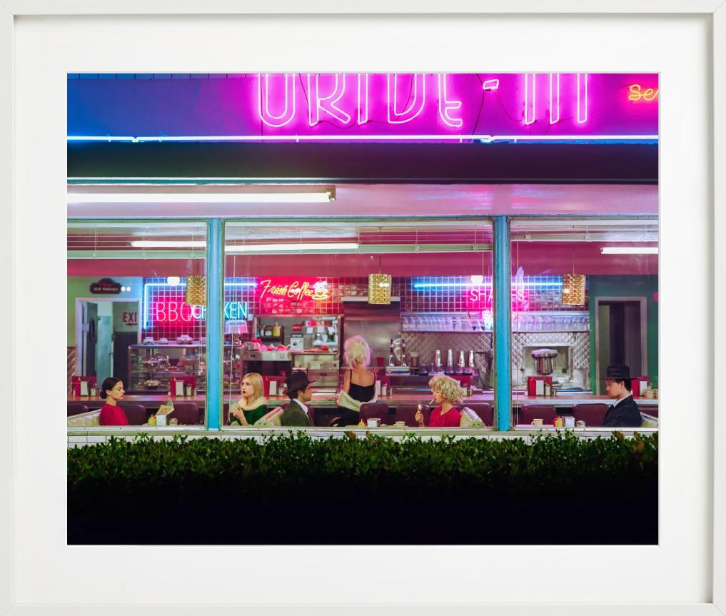 The Diner, photographie d'art, 2025 - Contemporain Photograph par Tyler Shields