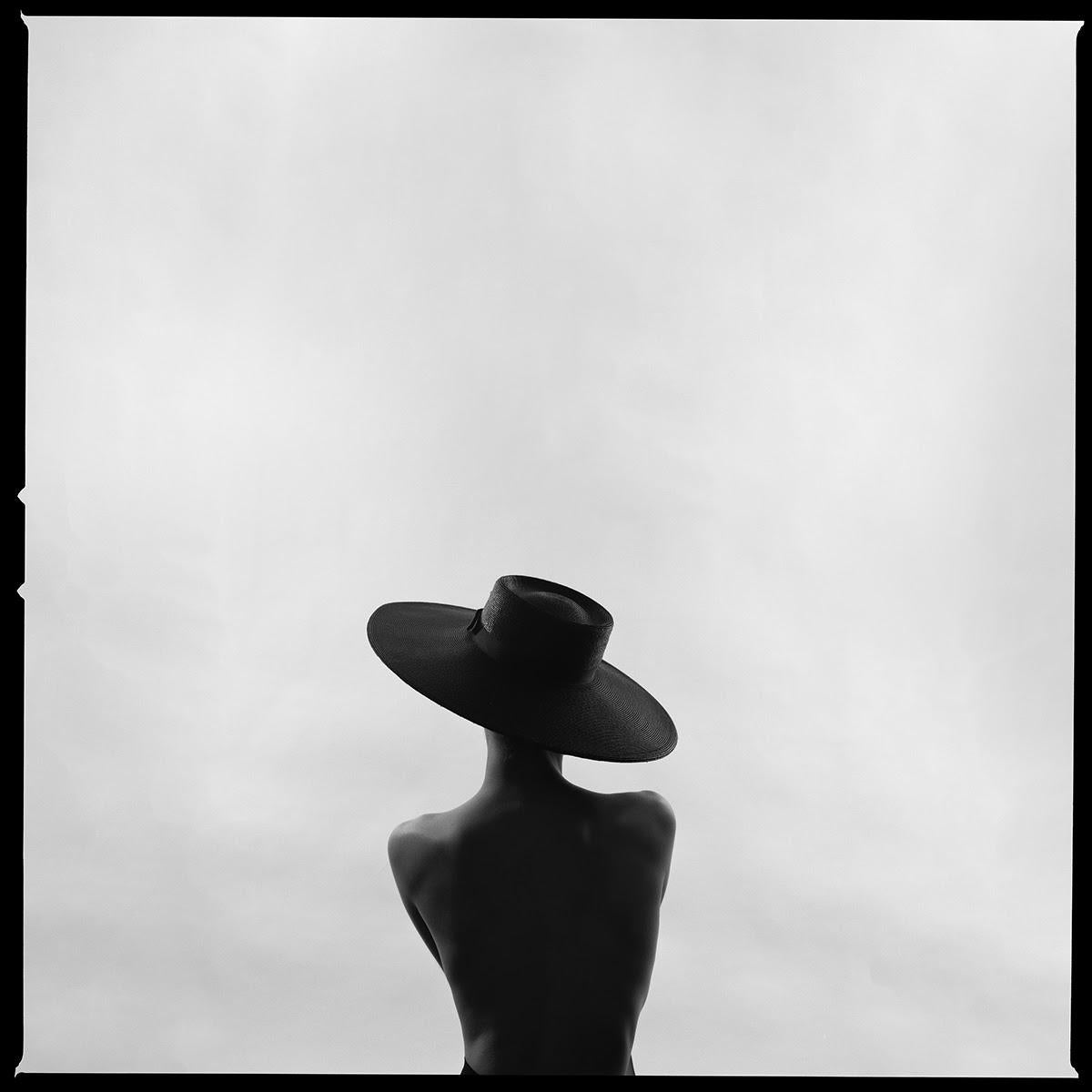 Tyler Shields - Rücken Silhouette, Fotografie 2024, gedruckt nach