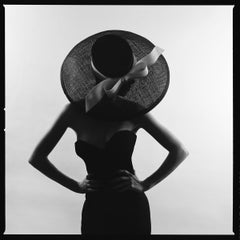 Tyler Shields - Silueta de lazo, Fotografía 2024, Impresión posterior
