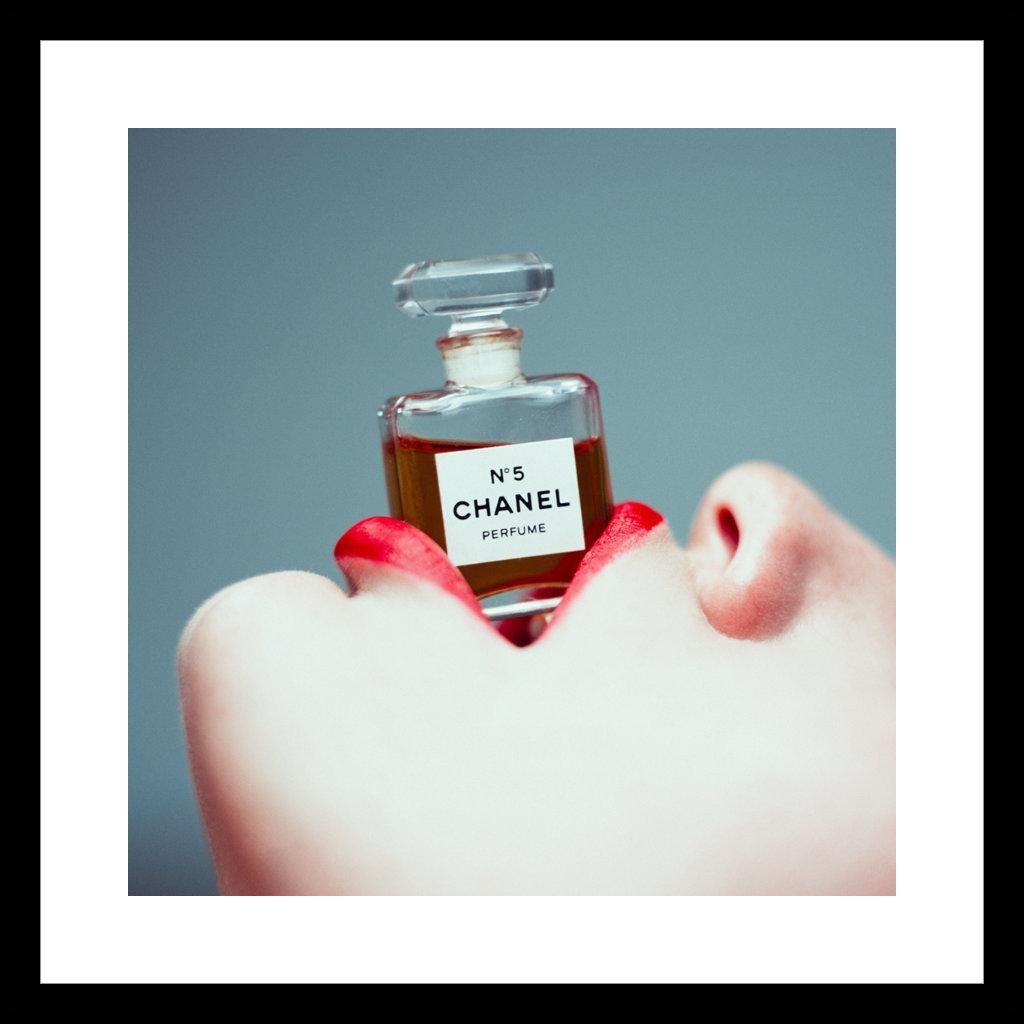 Tyler Shields - Boca de Chanel II, Fotografía 2016, Impresión posterior en venta 1