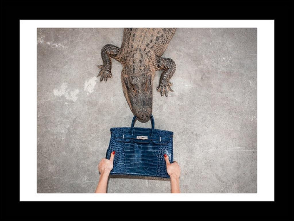 Tyler Shields - Gator Birkin Hands, Fotografie 2012, Nachgedruckt im Angebot 1