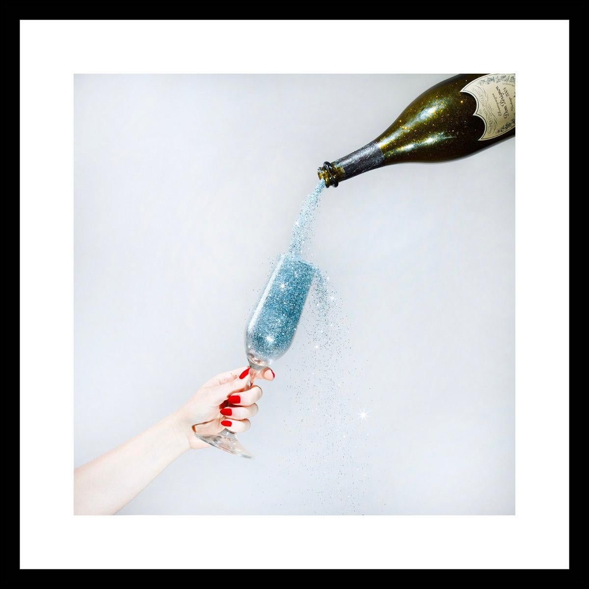 Tyler Shields - Champagne pailleté 2019, imprimé d'après en vente 1