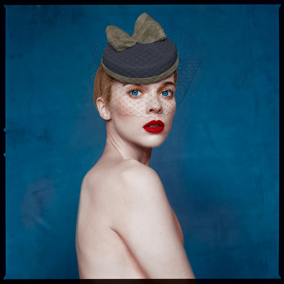 Tyler Shields - Hannah Coloreada, Fotografía 2020, Impresión posterior