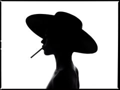 Tyler Shields - Silhouette de chapeau Tu, photographie 2020, imprimée d'après