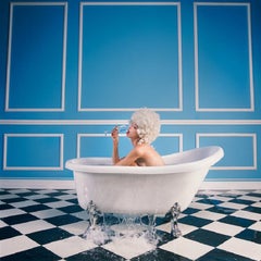 Tyler Shields - En la bañera II, Fotografía 2020, Impresión posterior