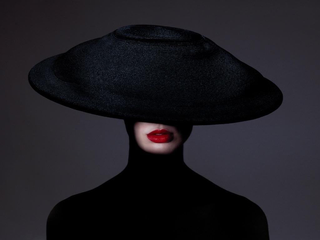 Tyler Shields - Mistero in bocca, Fotografia 2018, Stampato Dopo