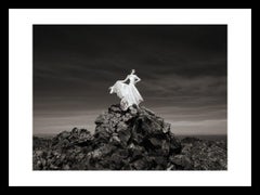 Tyler Shields - On Top Of The World, photographie 2021, imprimée d'après