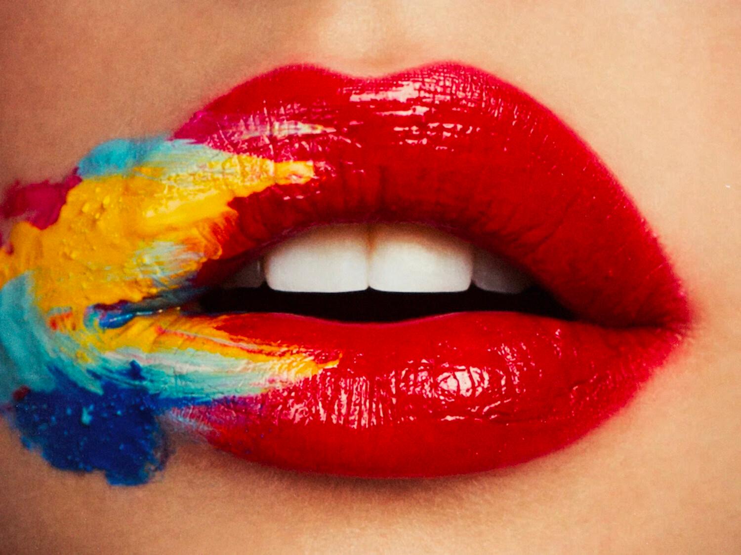 Tyler Shields - Labbra dipinte II, Fotografia 2026, Stampato Dopo