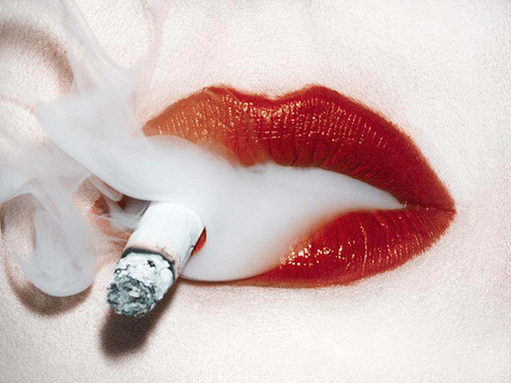 Tyler Shields - Smoke, Fotografia 2015, Stampato Dopo