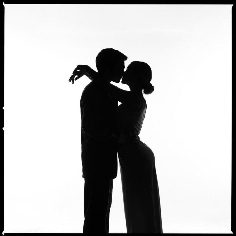Tyler Shields - The Kiss Silhouette, Photographie 2020, Imprimé après