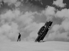 Tyler Shields - L'uomo nel deserto, Fotografia 2024, Stampato Dopo