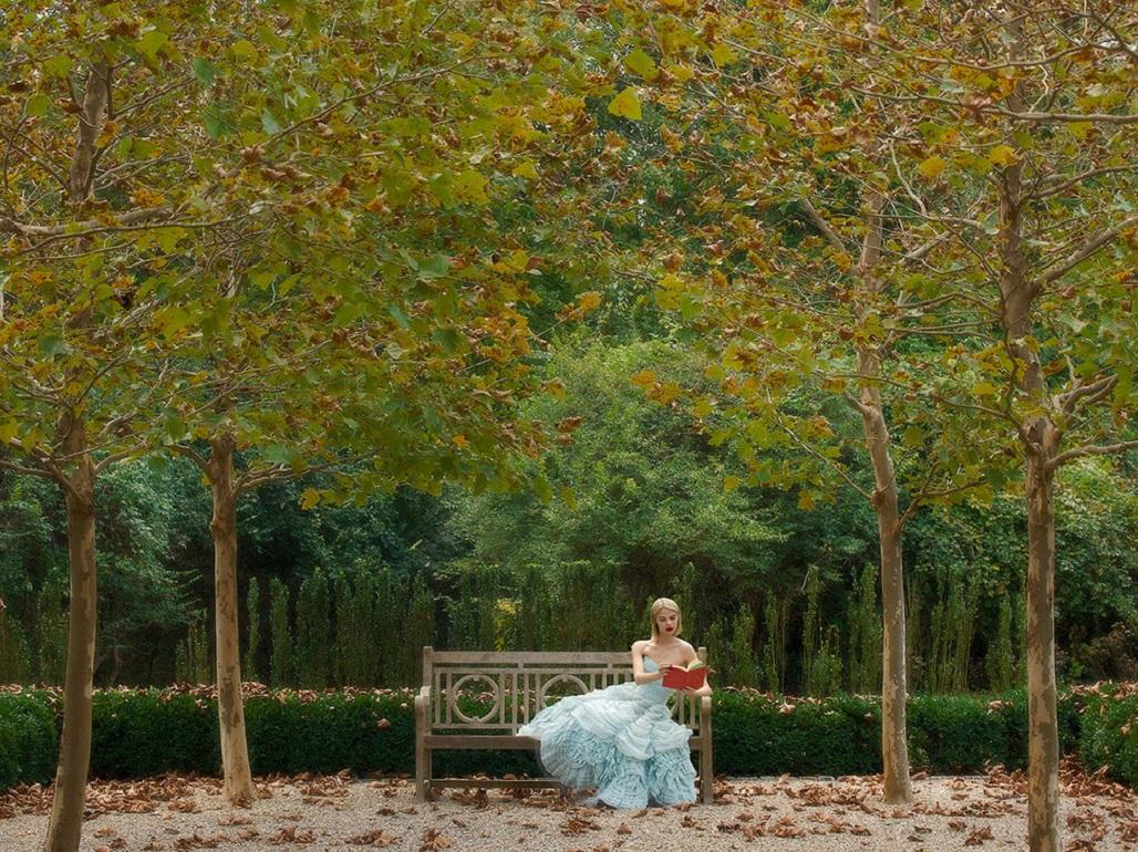 Serie: Fairytale
Chromogener Druck auf Kodak Endura Luster Papier
Alle verfügbaren Größen und Ausgaben:
22.5" x 30"
30" x 40"
45" x 60"
56" x 72"
63" x 84"
Ausgaben von 3 + 2 AP

Tyler Shields ist Fotograf, Filmregisseur und Autor und vor allem für