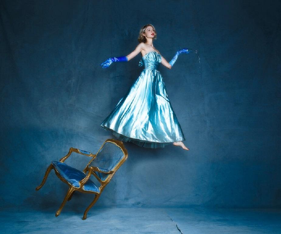 Serie: Fairytale
Chromogener Druck auf Kodak Endura Luster Papier
Alle verfügbaren Größen und Ausgaben:
22.5" x 30"
30" x 40"
45" x 60"
56" x 72"
63" x 84"
Ausgaben von 3 + 2 Artist Proofs

Tyler Shields ist Fotograf, Filmregisseur und Autor und vor