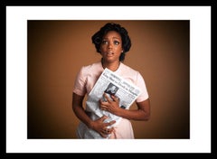 Tyler Shields - Una mujer reacciona ante la muerte de MLK, 2015, impreso después
