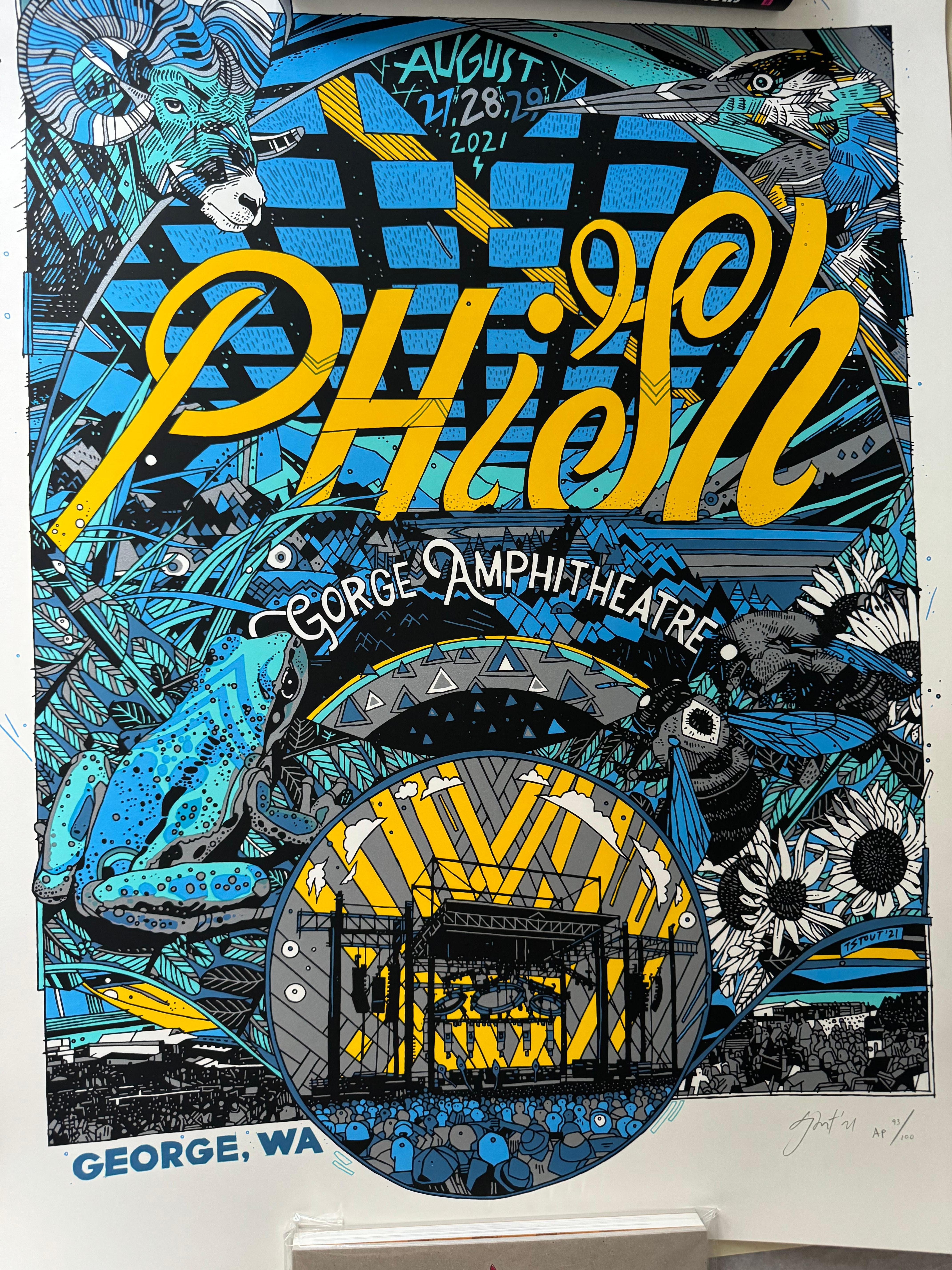 In the heart of the Pacific Northwest, where the Columbia River winds its course through the stunning landscape, an extraordinary collaboration took place. The prolific artist Tyler Stout joined forces with the legendary band Phish for a performance