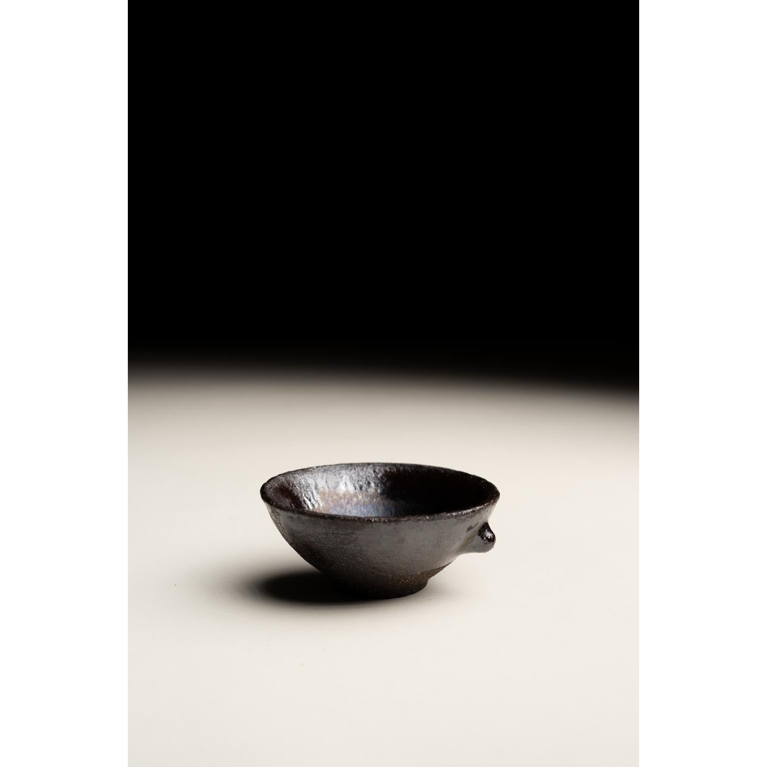 Tylissos Cup 2 di Georgiev Zabeta
Dimensioni: Ø 7 x H. 8 cm.
Materiali: Argilla e smalto in gres prodotto a ruota.

Georgiev Zabeta è uno studio multidisciplinare che si muove tra architettura, arte, teoria, ricerca e altri fenomeni.

Non crediamo