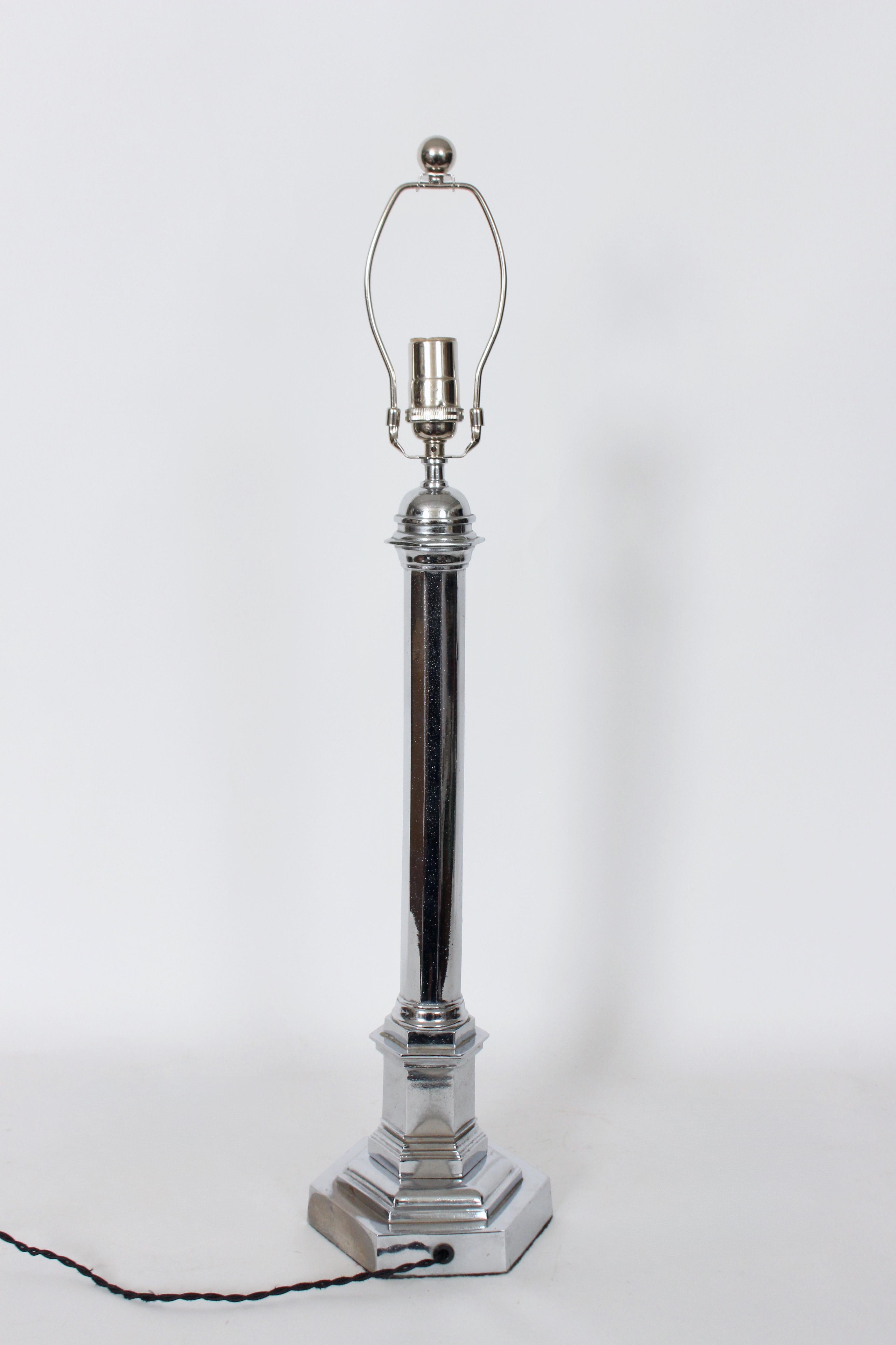 Tyndale Chrome Dodecagon Column Table Lamp Bon état - En vente à Bainbridge, NY