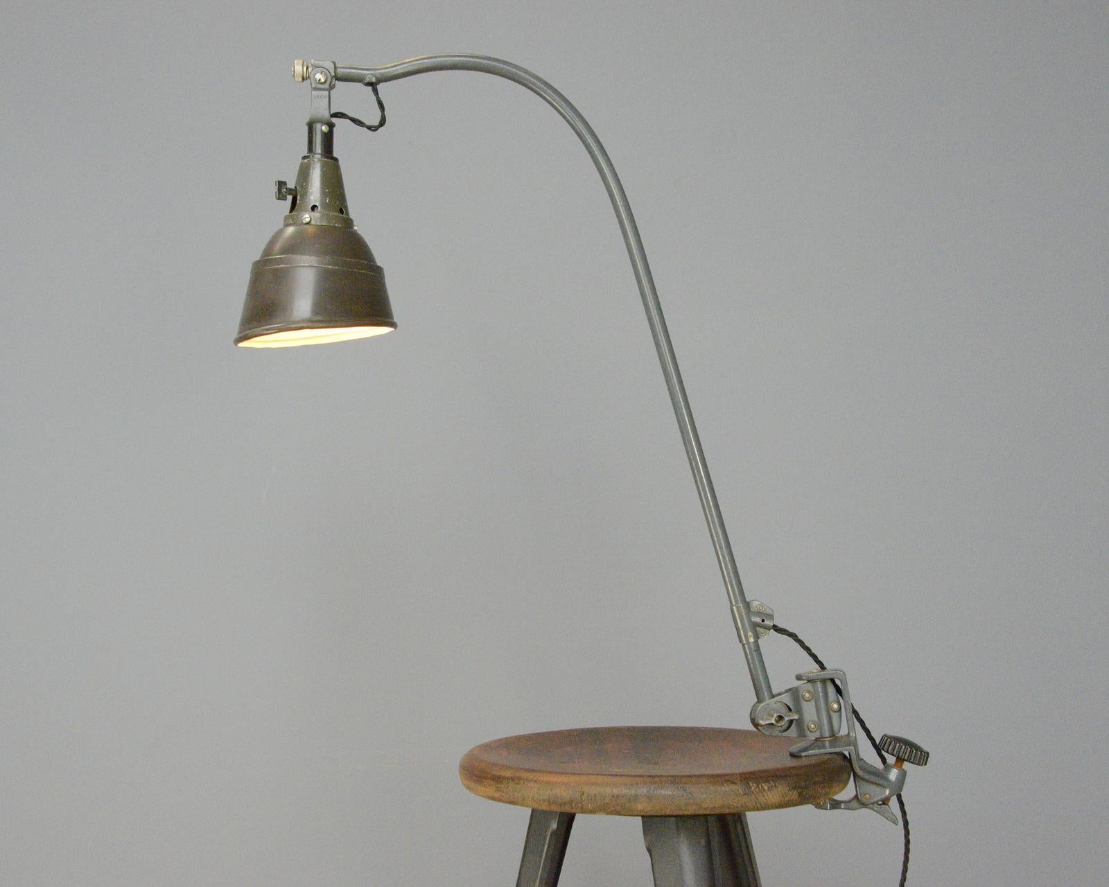 Acier Lampe de bureau typique Peitsche 113 de Curt Fischer pour Midgard, datant des années 1940 en vente