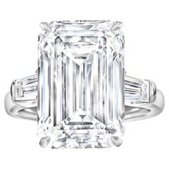 Bague solitaire Golconda de type 2A avec diamant taille émeraude de 10 carats certifié GIA