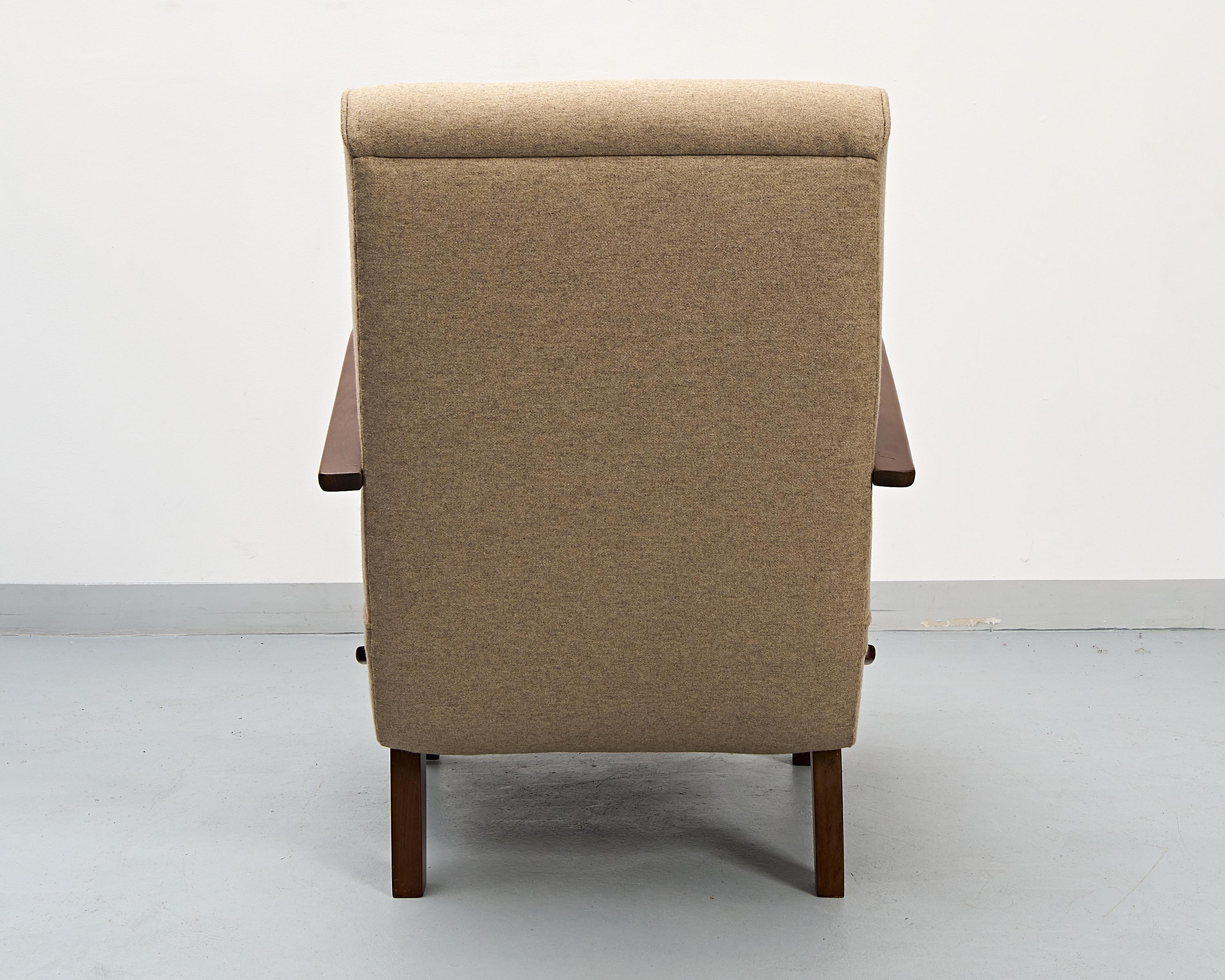 Mid-20th Century Type C Armchair by Jindřich Halabala, 1930s For Sale