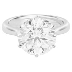 Eccezionale diamante taglio rotondo certificato GIA da 5,70 carati con colore D e purezza VVS1