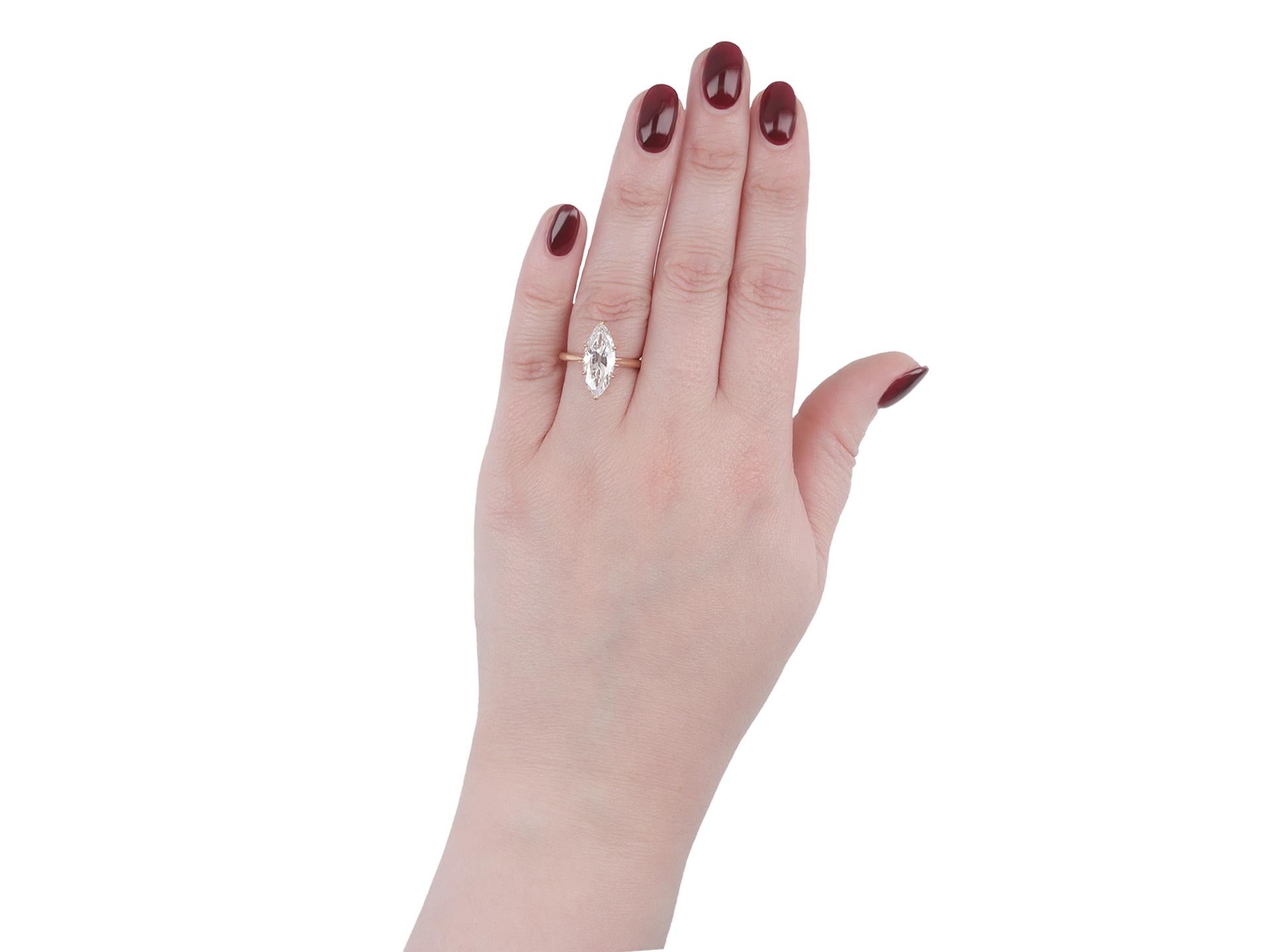Moderne Bague solitaire en diamant de type IIa de forme marquise. en vente