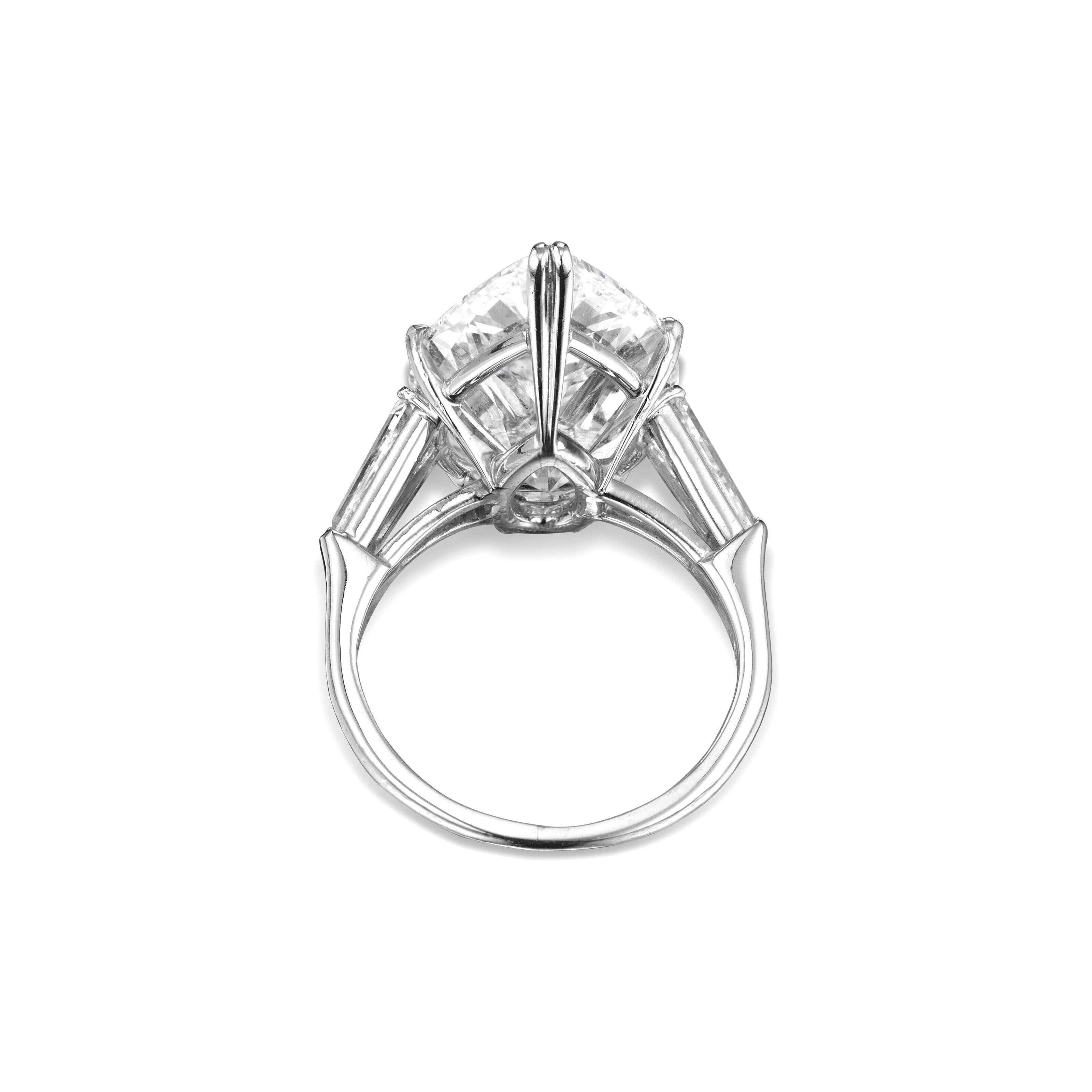 Anillo de compromiso de diamantes con certificado GIA de 5 quilates, color pera D, sin defectos internos Contemporáneo en venta
