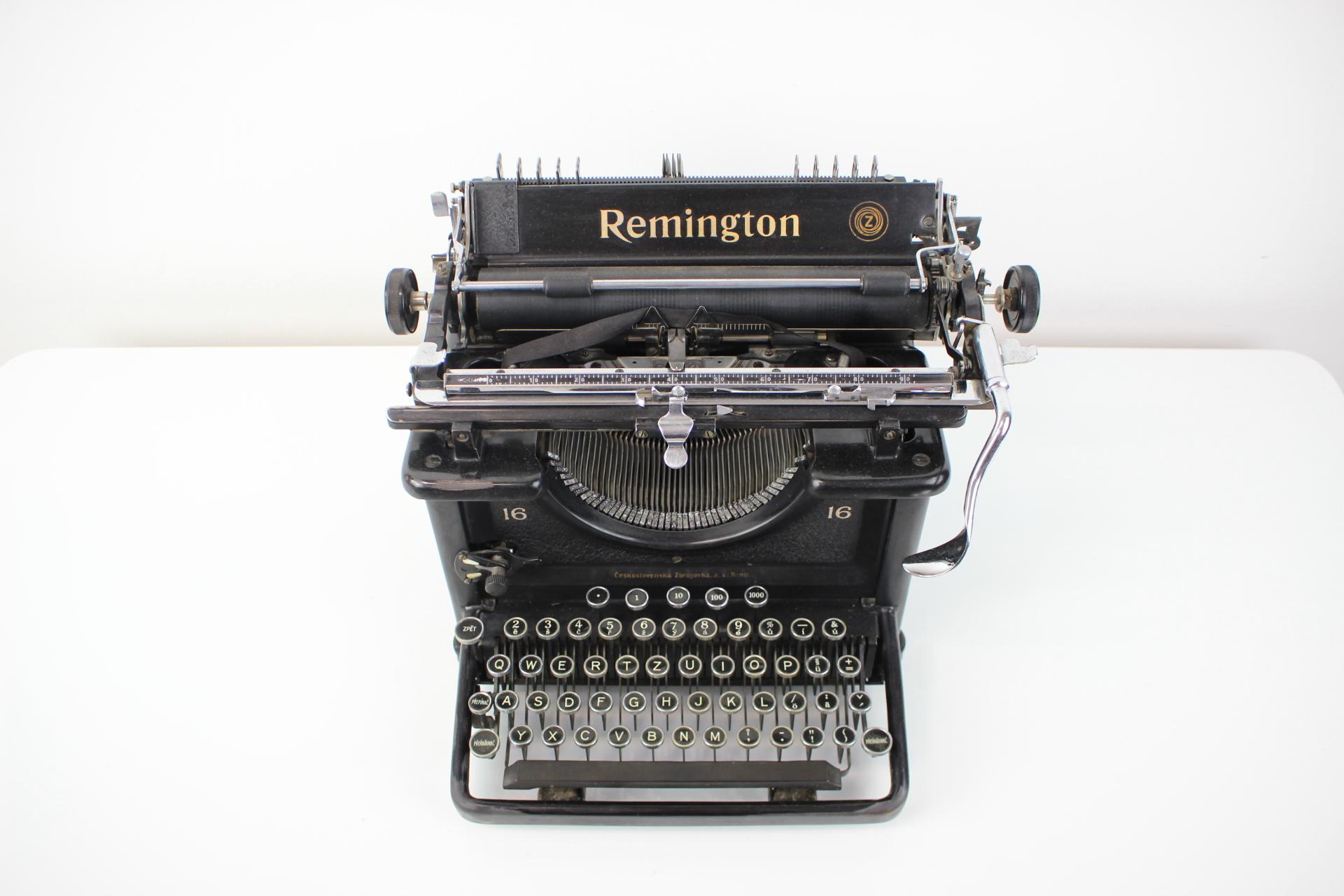 Oznaceni: Remington Z16
Vyrobeno v Ceskoslovensku. Výroba zacala v roce 1934
Vyrobeno z kovu, oceli, chromu
Leštené
Dobrý puvodní stav, funkcní
Mezerník se nevrací.
