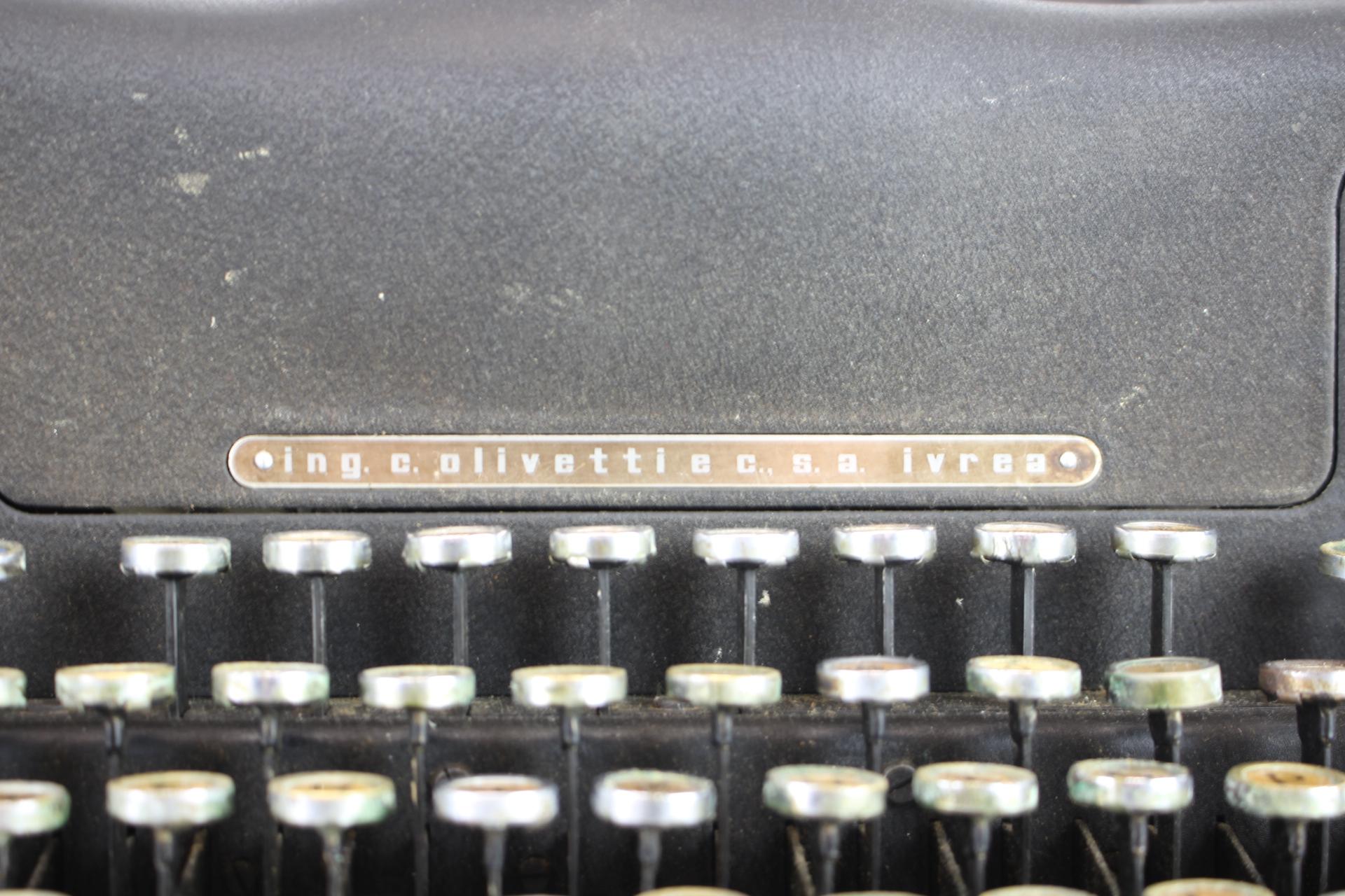 Schreibtischschreibtisch Olivetti „M44“, Ostdeutschland, 1947 (Deutsch) im Angebot