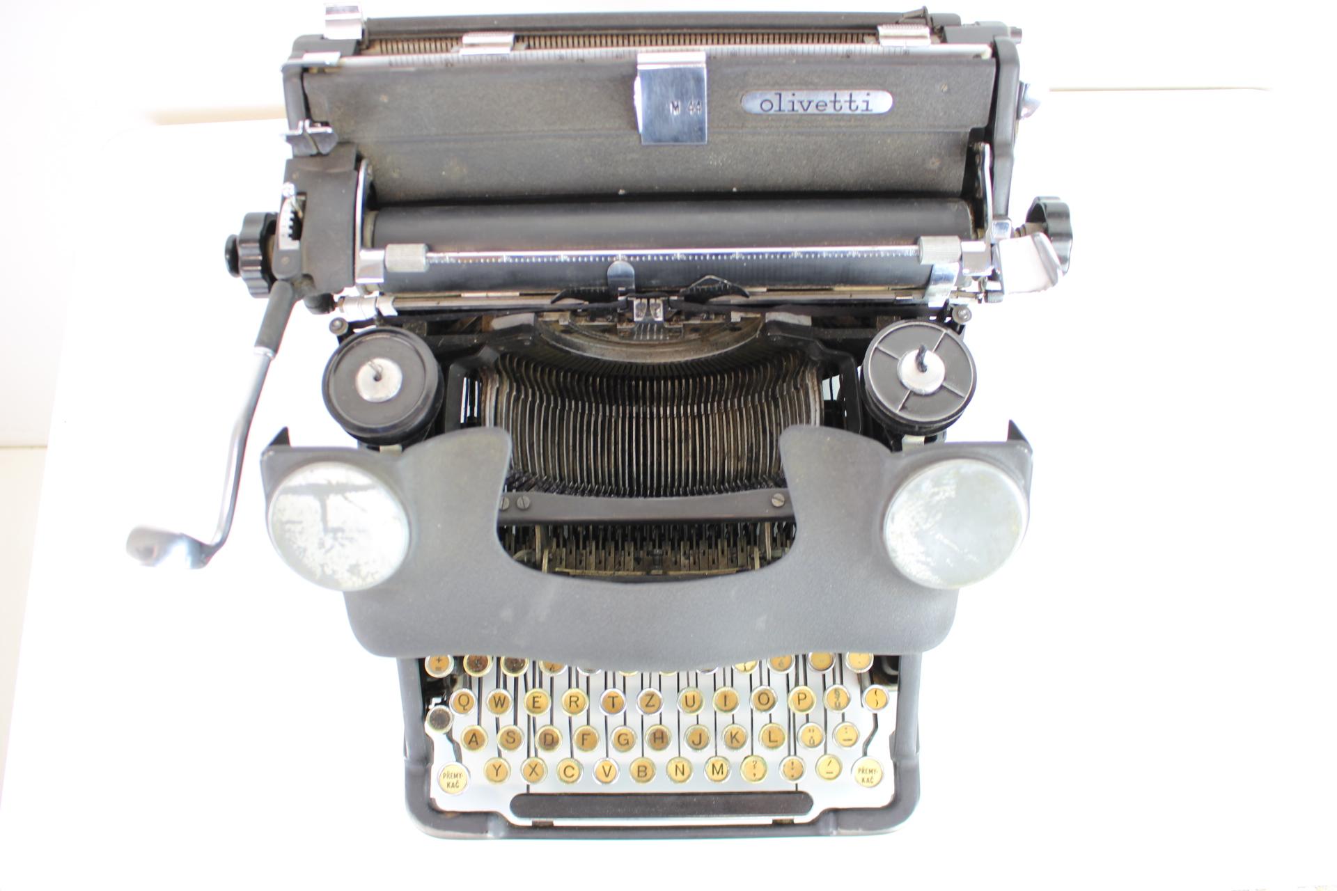 Schreibtischschreibtisch Olivetti „M44“, Ostdeutschland, 1947 im Zustand „Gut“ im Angebot in Praha, CZ