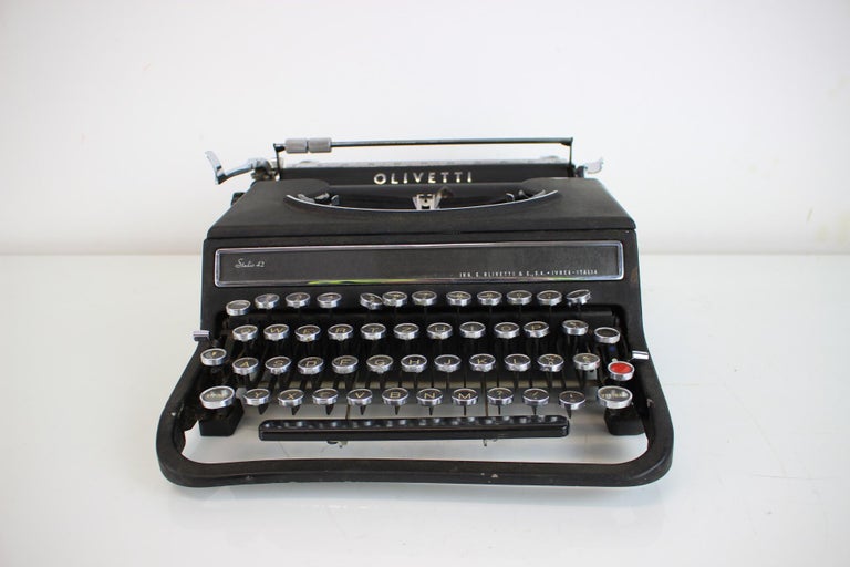 Typewriter/ Olivetti Studio 42, Italy 1946 For Sale at 1stDibs