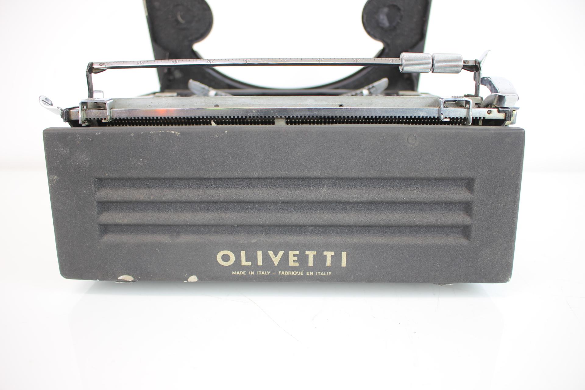  Schreibmaschine/  Olivetti Studio 42, Italien, 1946 (Mitte des 20. Jahrhunderts) im Angebot
