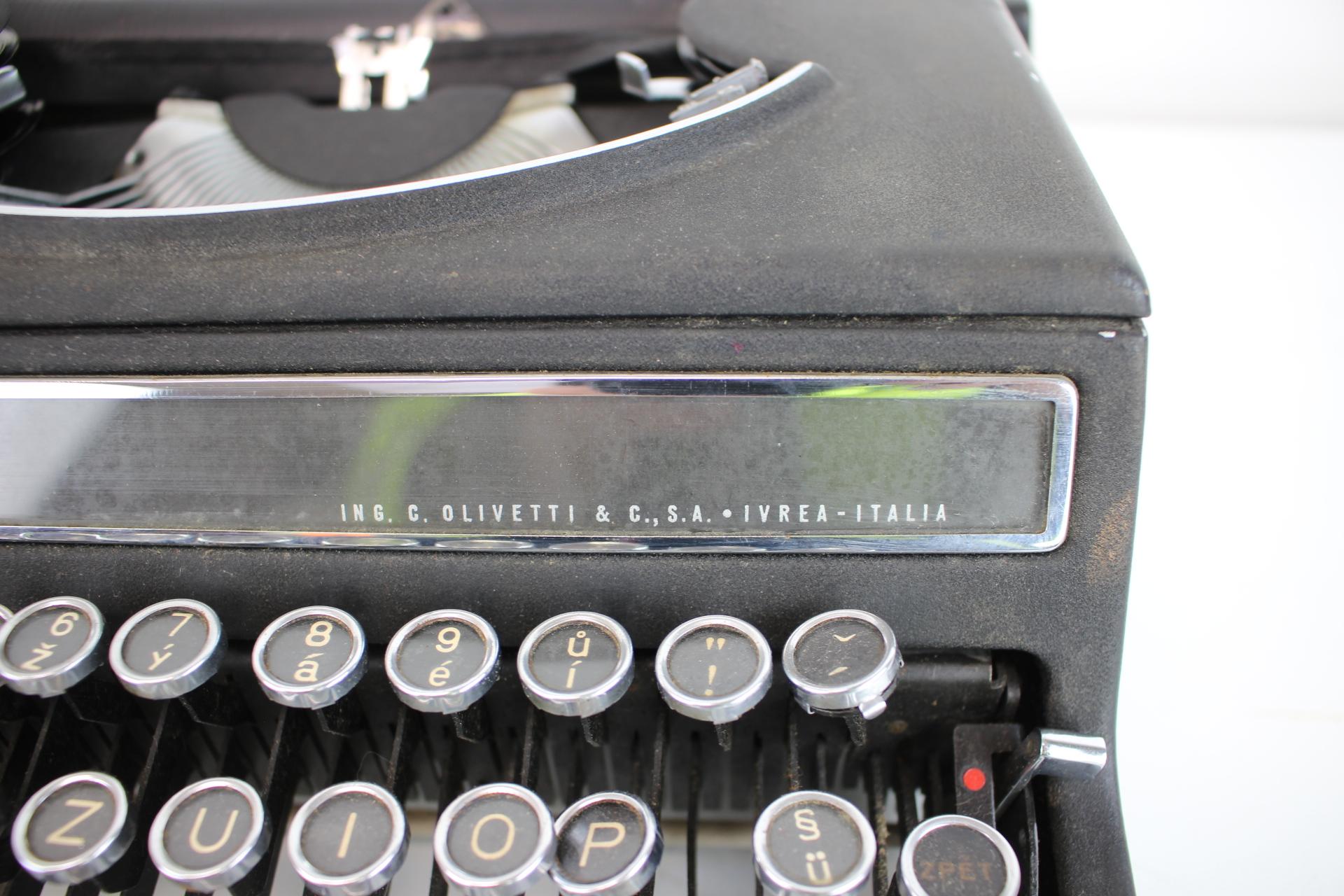  Typewriter/  Olivetti Studio 42, Italy 1946 For Sale 2
