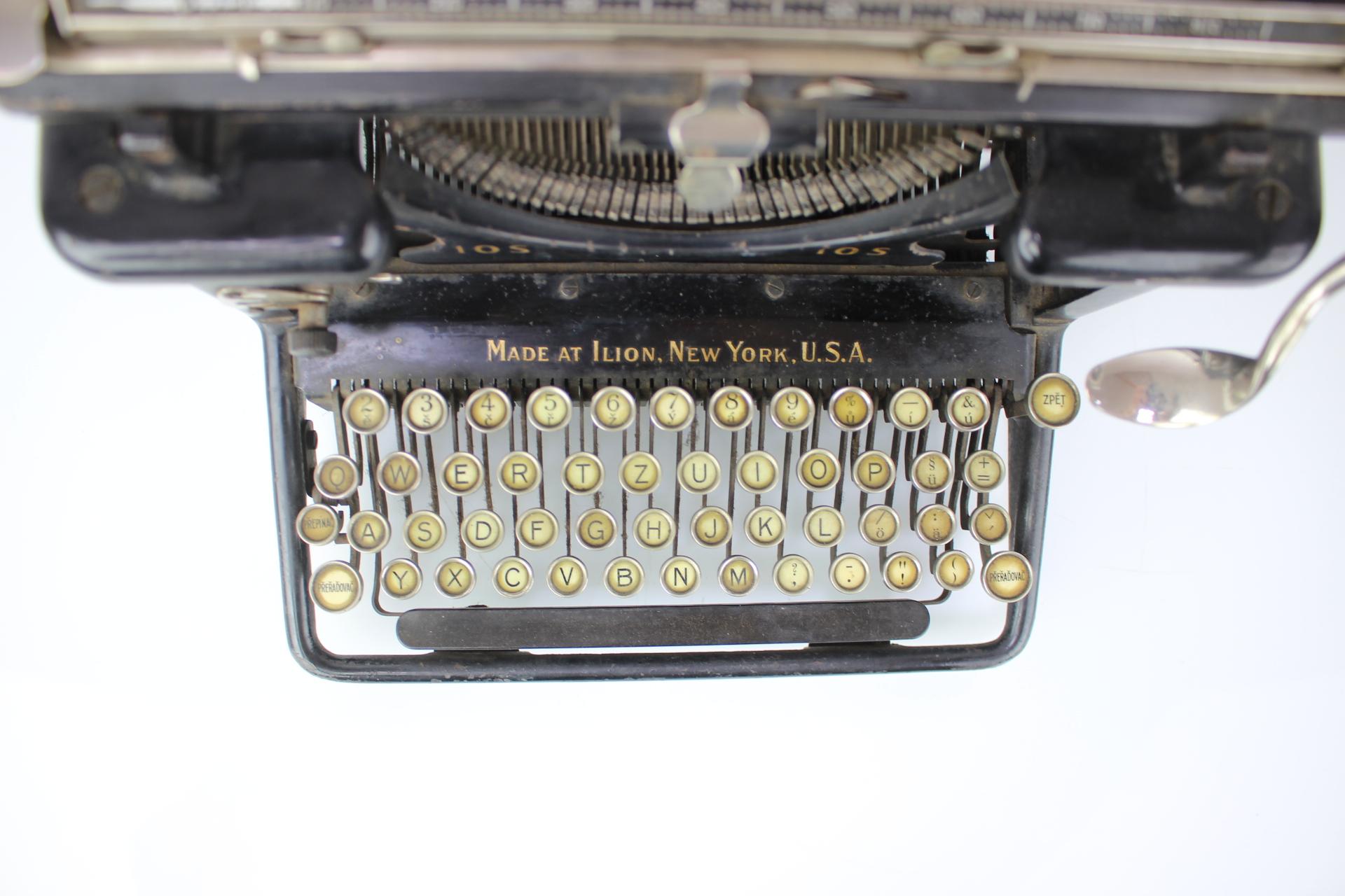 remington typewriter 1920