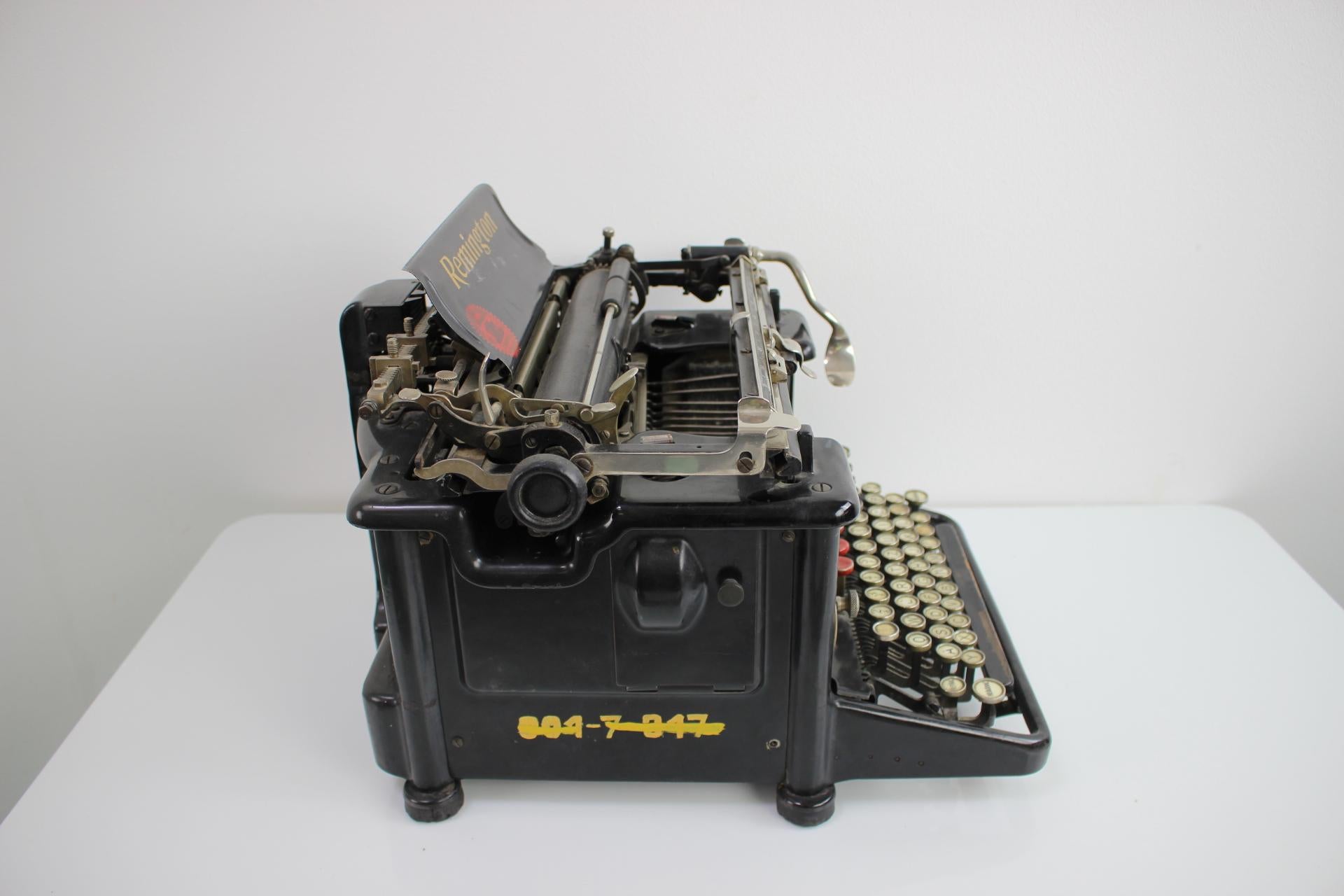 1930s remington typewriter