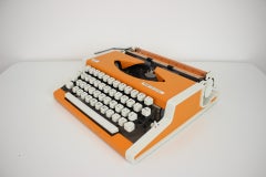 Máquina de escribir "tbm de Luxe",  por UNIS, Bosnia, 1985