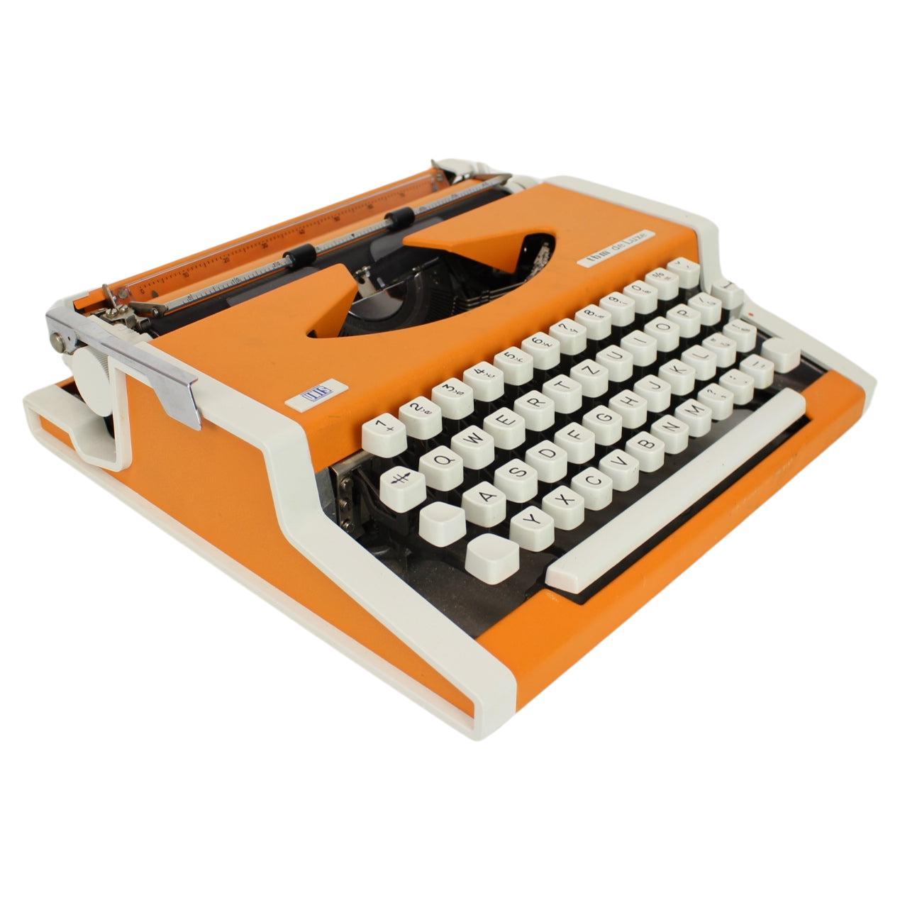 Typewriter "tbm de Luxe",  by UNIS, Bosnia, 1985