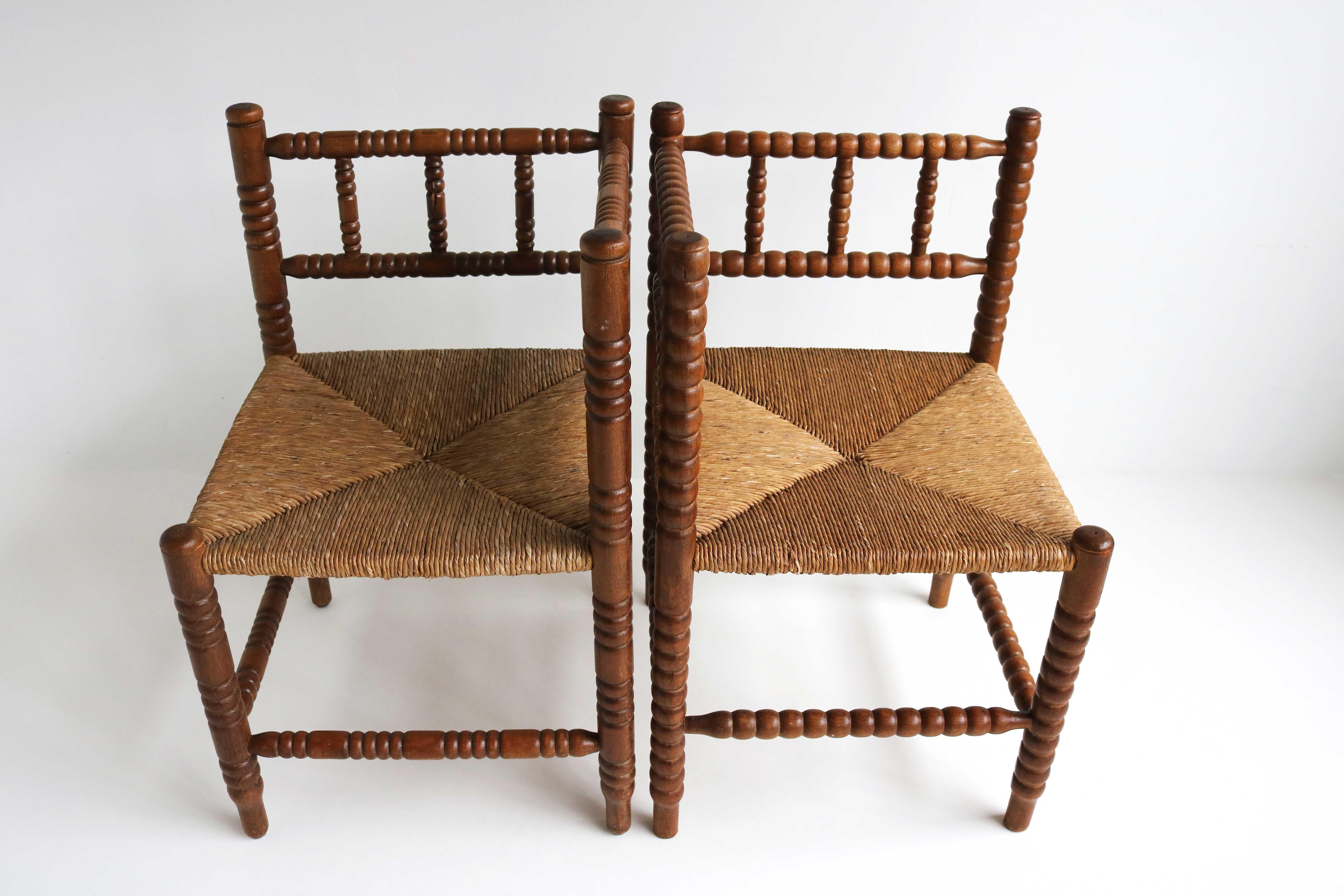 Typical Dutch Pair Antique Rush-Seat Corner Bobbin Side Knitting Chairs, 1900 In Good Condition In Ijzendijke, NL