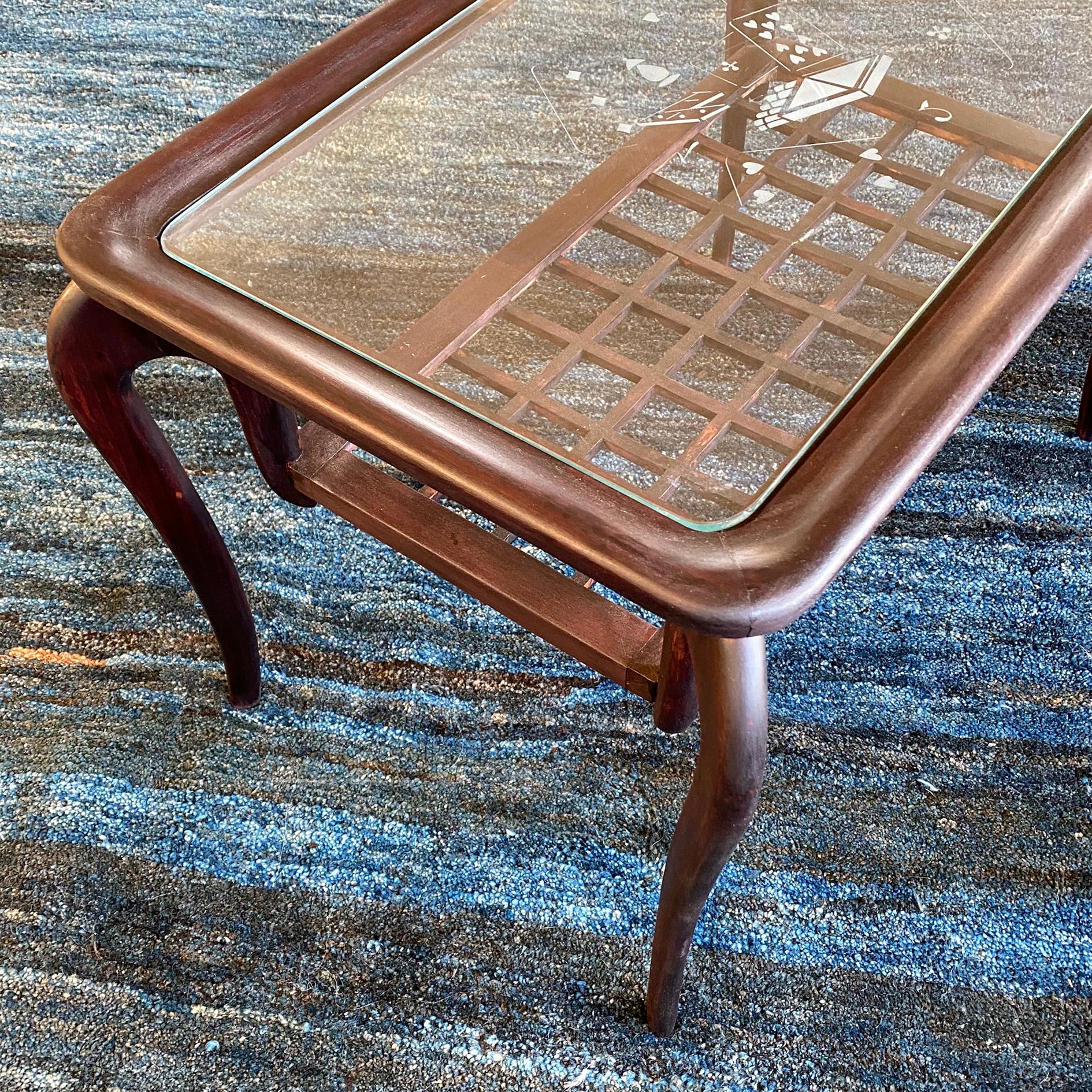 Mid-Century Modern Typical Midcentury Paolo Buffa Style Occasional or Side Table, Italy, 1950s For Sale