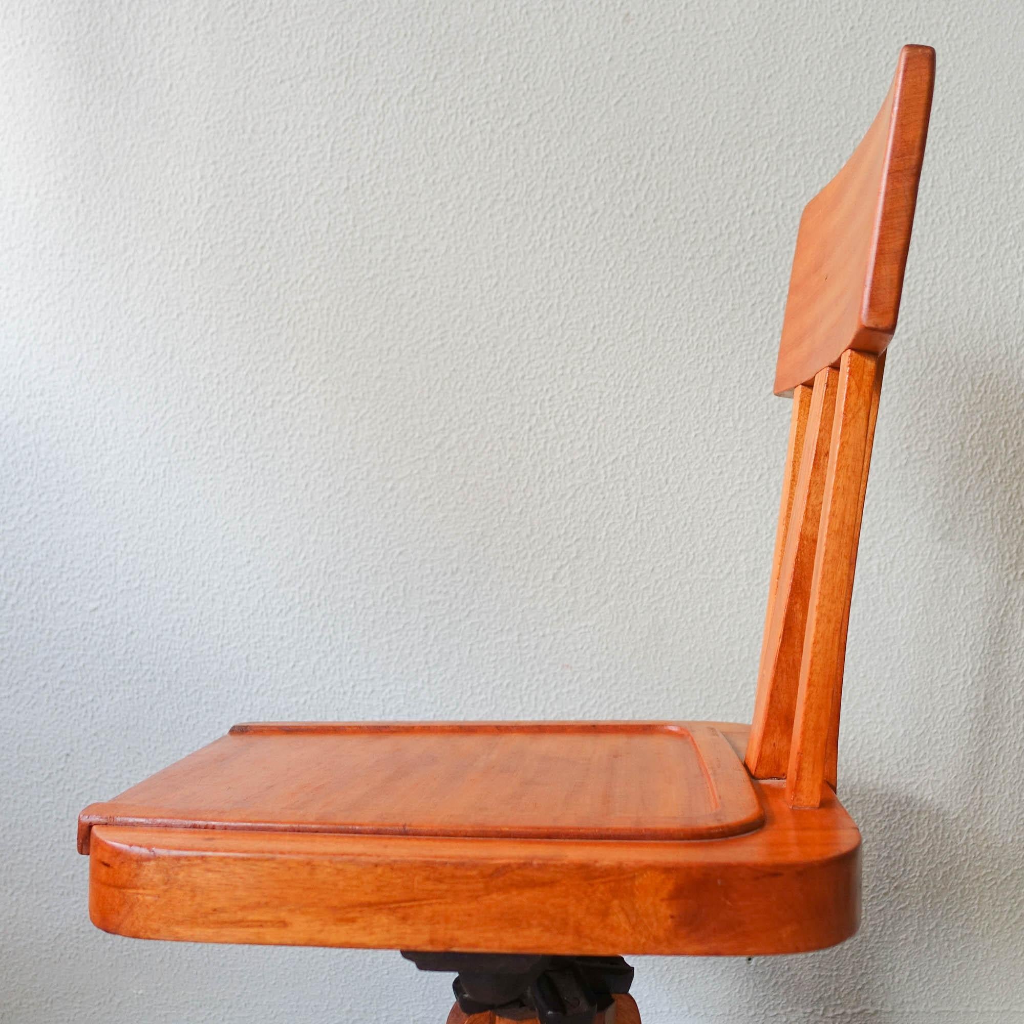 Schreibmaschinenstuhl, Modell Simples, von Móveis Olaio, 1940er Jahre im Angebot 5