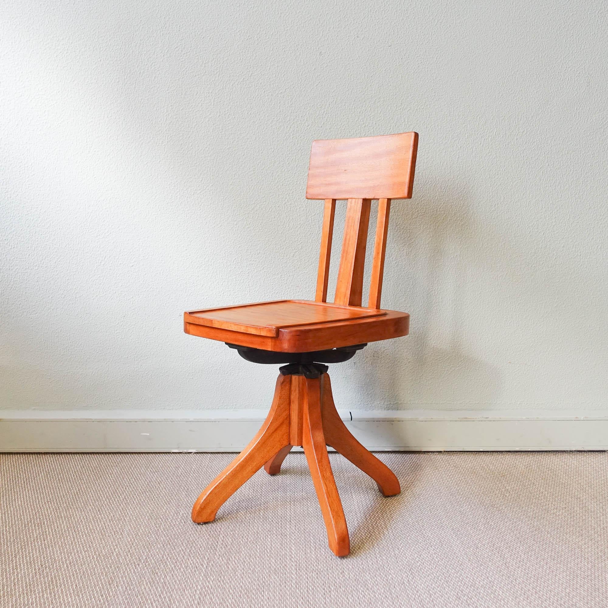 This typist chair was designed and produced by Móveis Olaio, during the 1940's, for the Agronomic Station in Oeiras, Portugal. The structure was fully restored and is made of solid beech wood. With the original tag from the producer. It is in a very