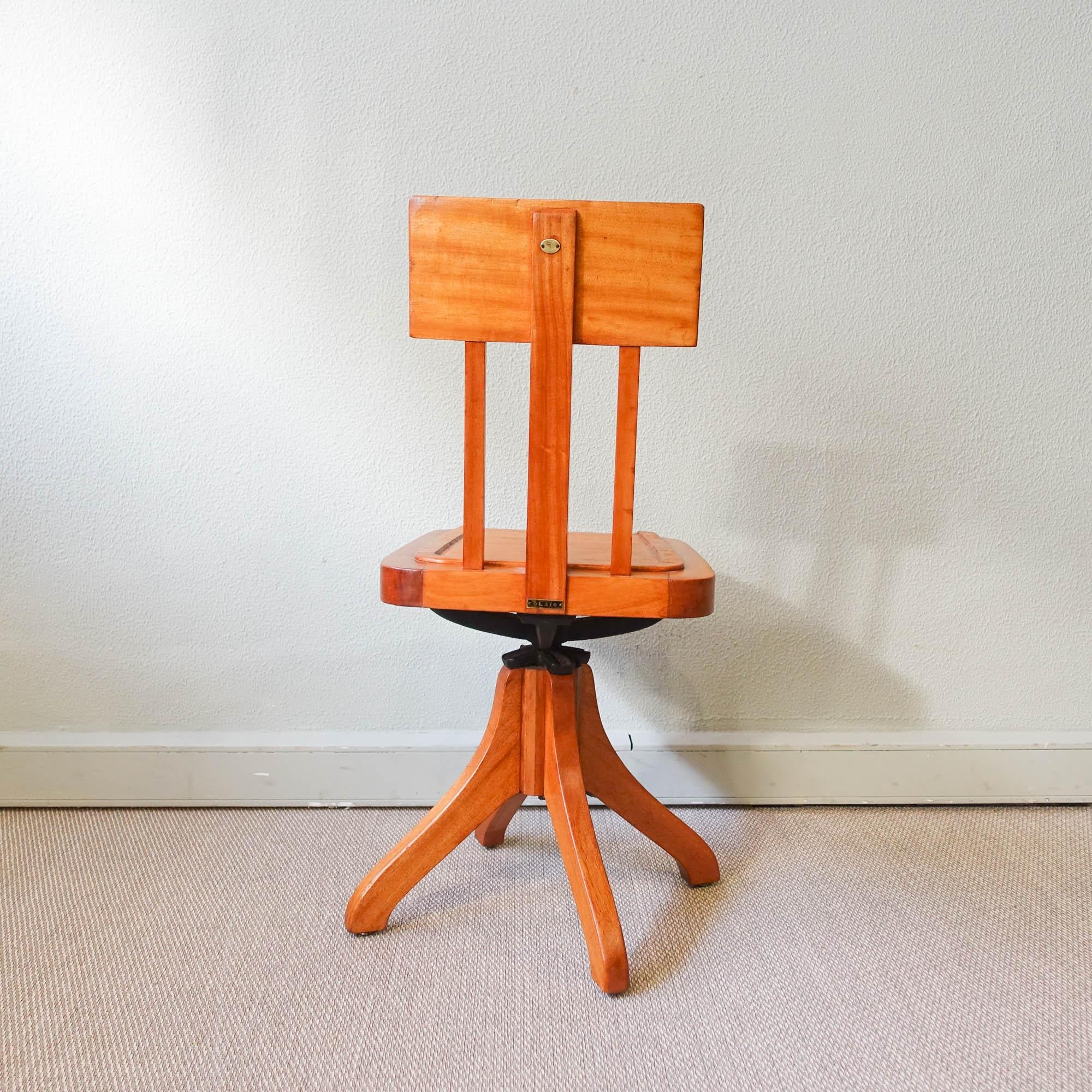 Portuguese Typist Chair, Model Simples, by Móveis Olaio, 1940's For Sale