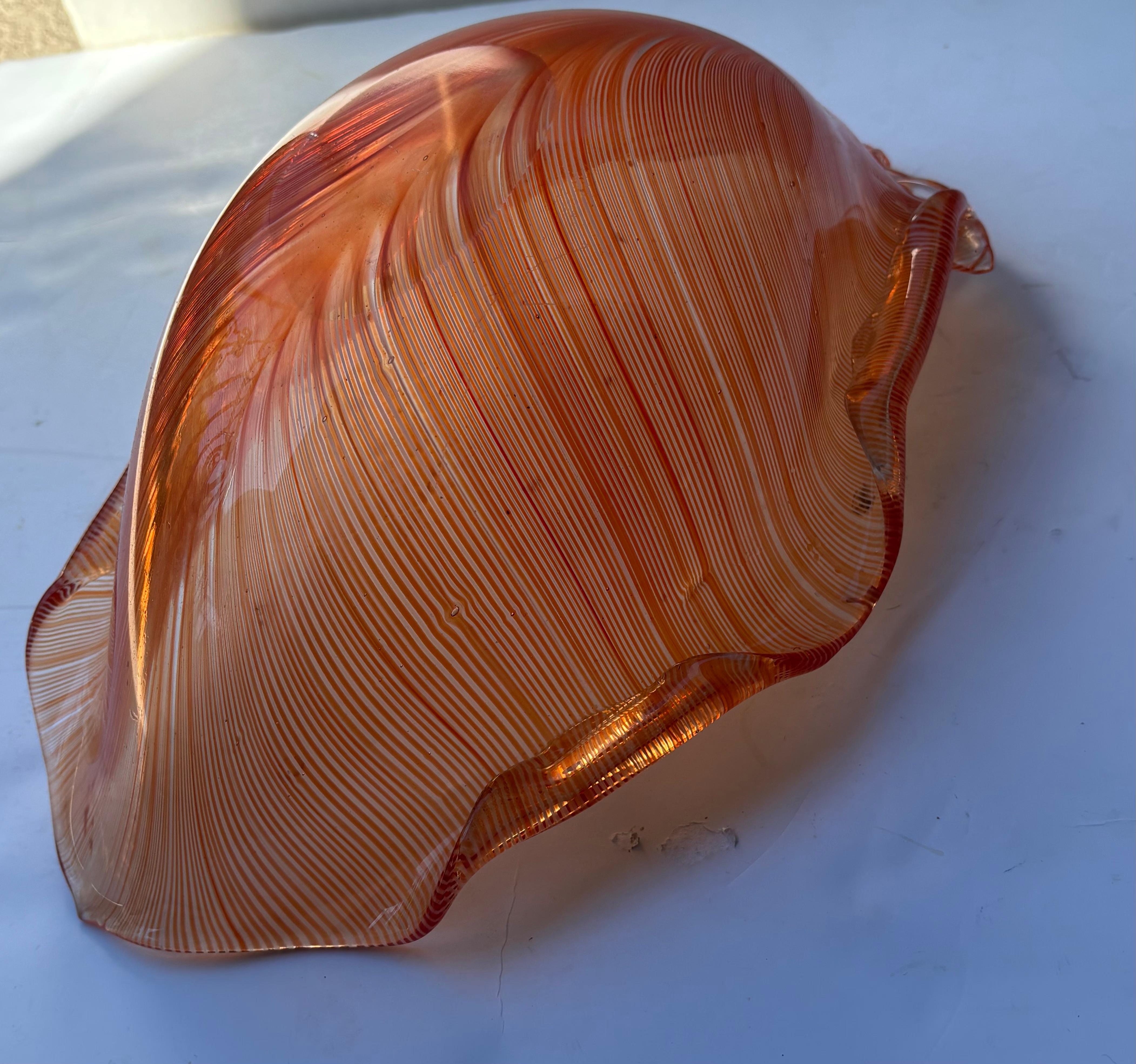 Moderno Tyra Lundgren attb Filigrana di vetro di Murano  ciotola Foglia - forma . in vendita