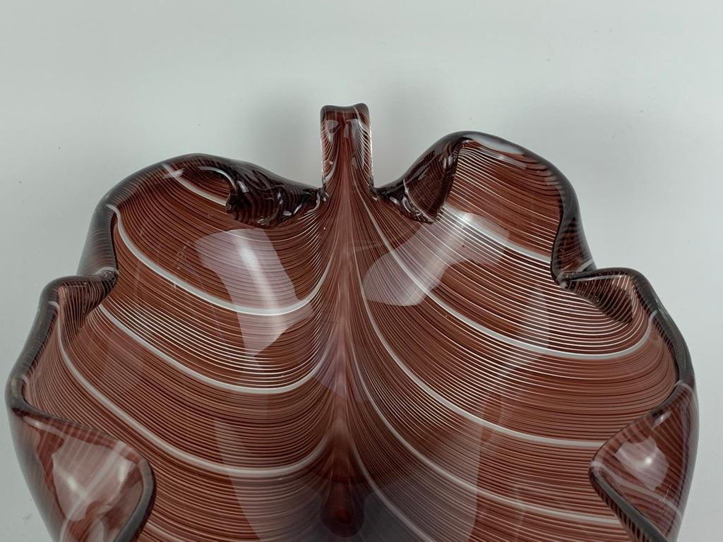 Tyra Lundgren for Venini Murano Mid Century Blown Glass Bowl Big Leaf For Sale 2