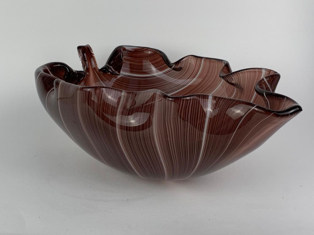 Tyra Lundgren for Venini Murano Mid Century Blown Glass Bowl Big Leaf For Sale 5