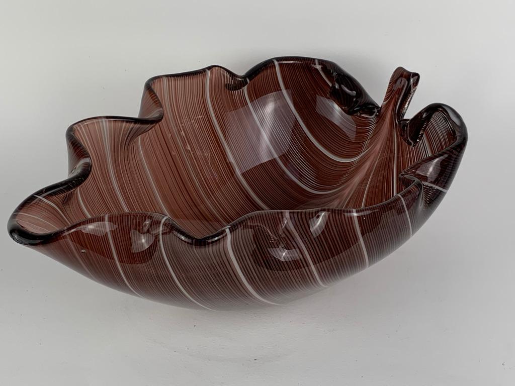 Mid-20th Century Tyra Lundgren for Venini Murano Mid Century Blown Glass Bowl Big Leaf For Sale