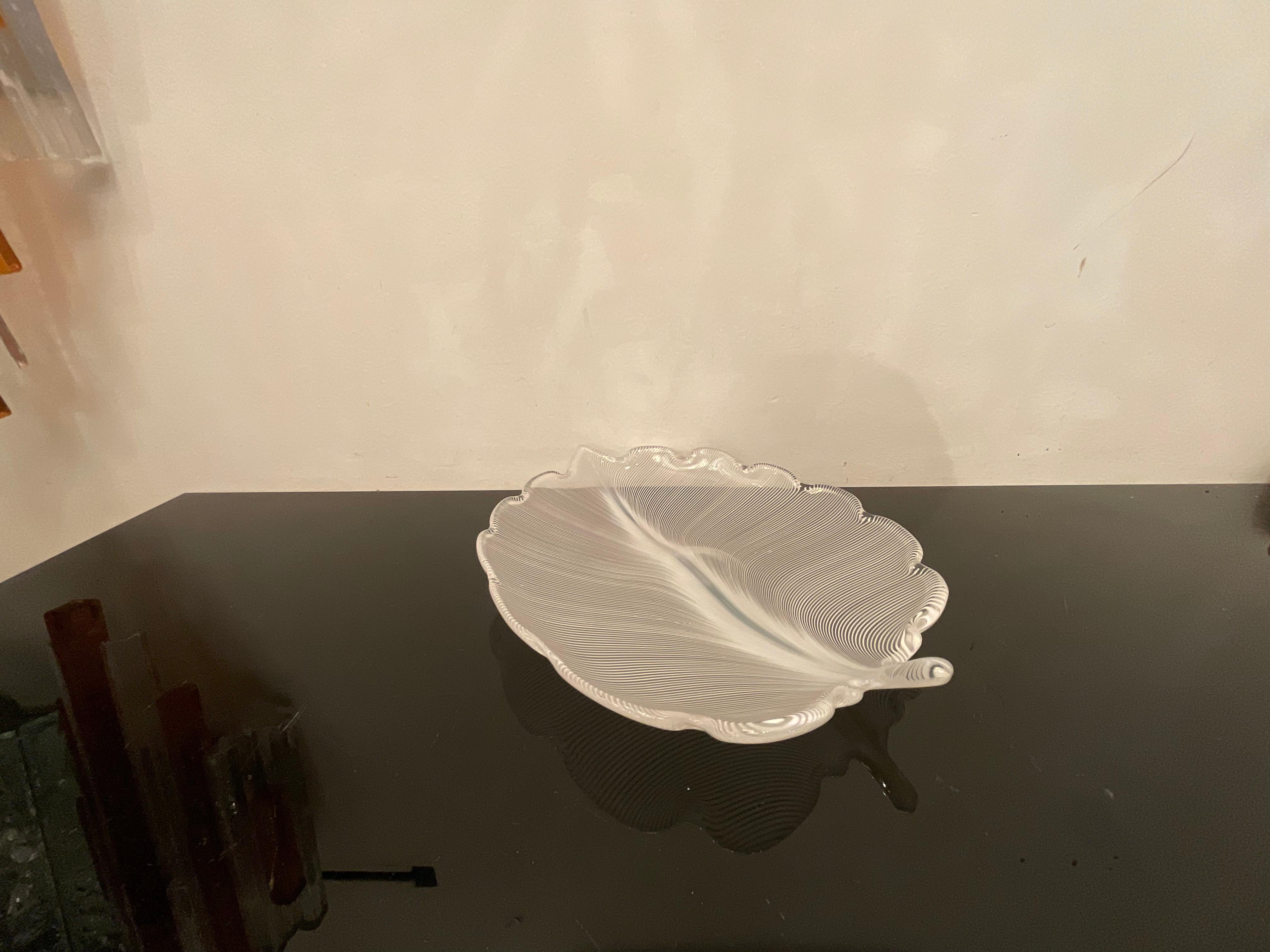 Mid-Century Modern Tyra Lundgren - VENINI - murano glass leaf - 1950s - 20th century For Sale