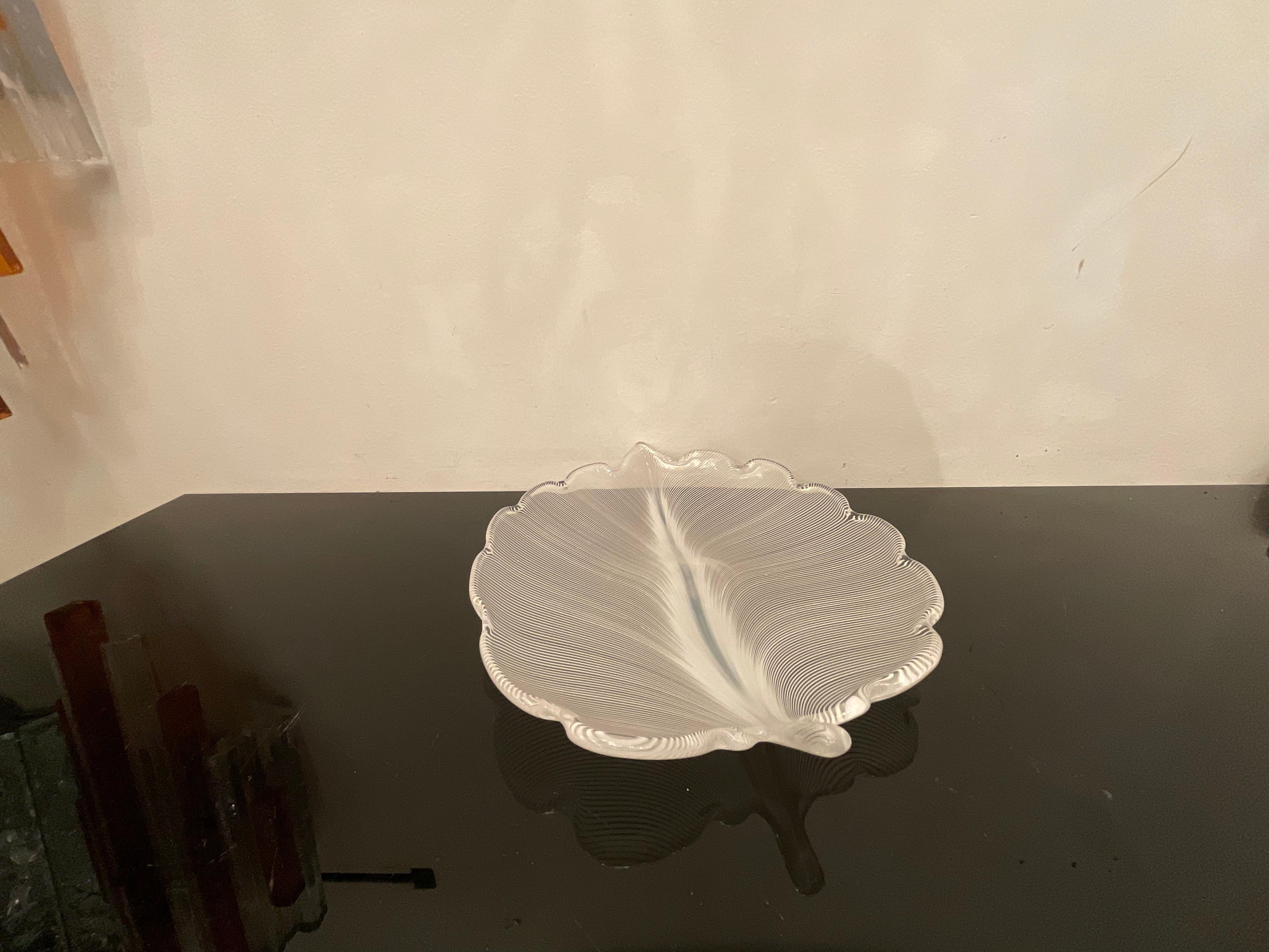 Tyra Lundgren - VENINI - murano glass leaf - 1950s - 20th century In Excellent Condition For Sale In Milano, IT
