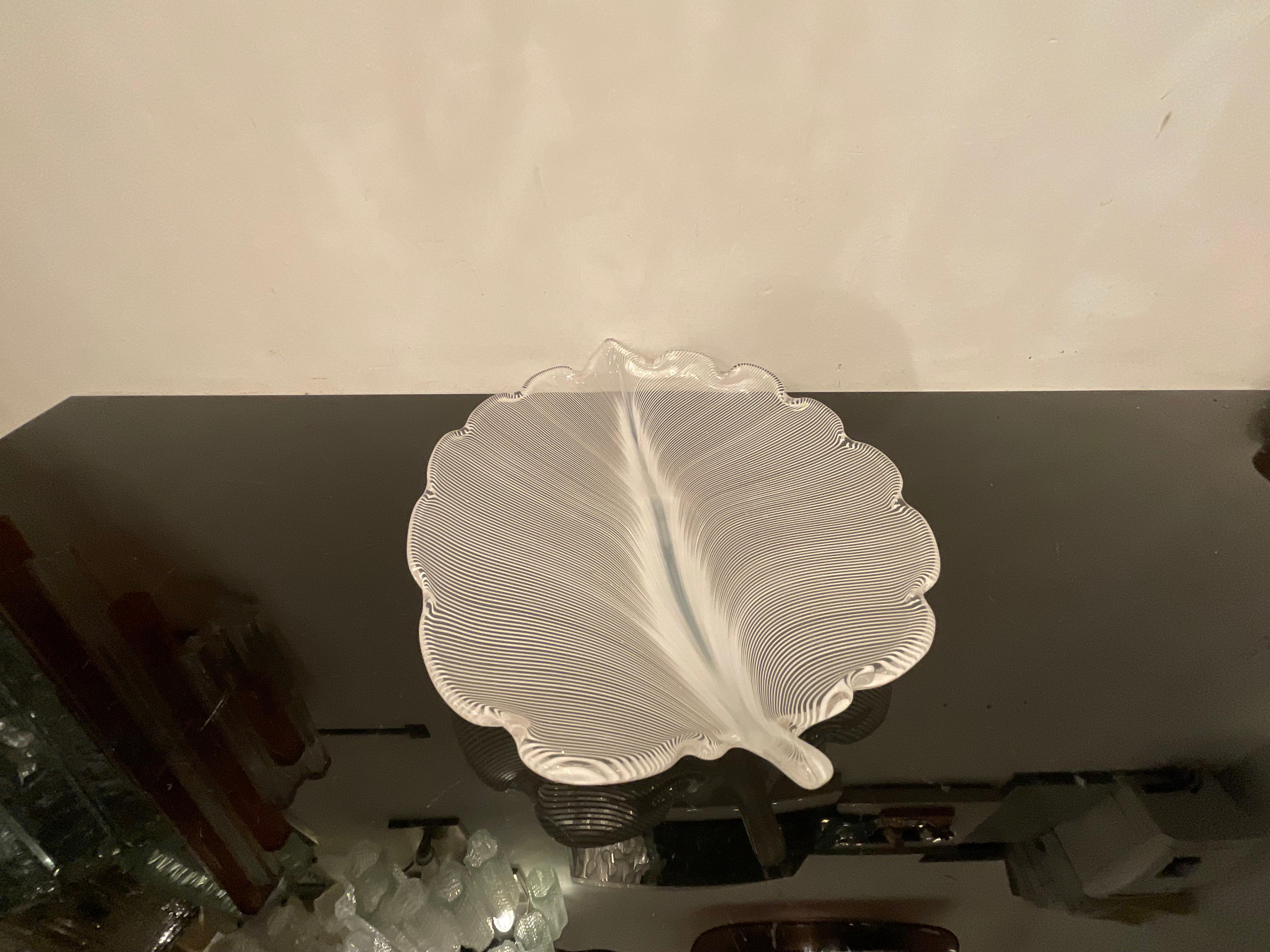 Tyra Lundgren - VENINI - murano glass leaf - 1950s - 20th century In Excellent Condition For Sale In Milano, IT