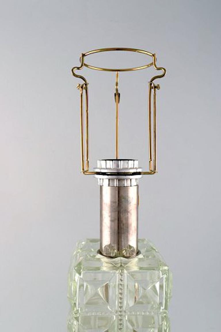 Scandinave moderne Tyringe pour Orrefors. Lampe de table moderniste en verre d'art soufflé à la bouche.  années 1960 en vente